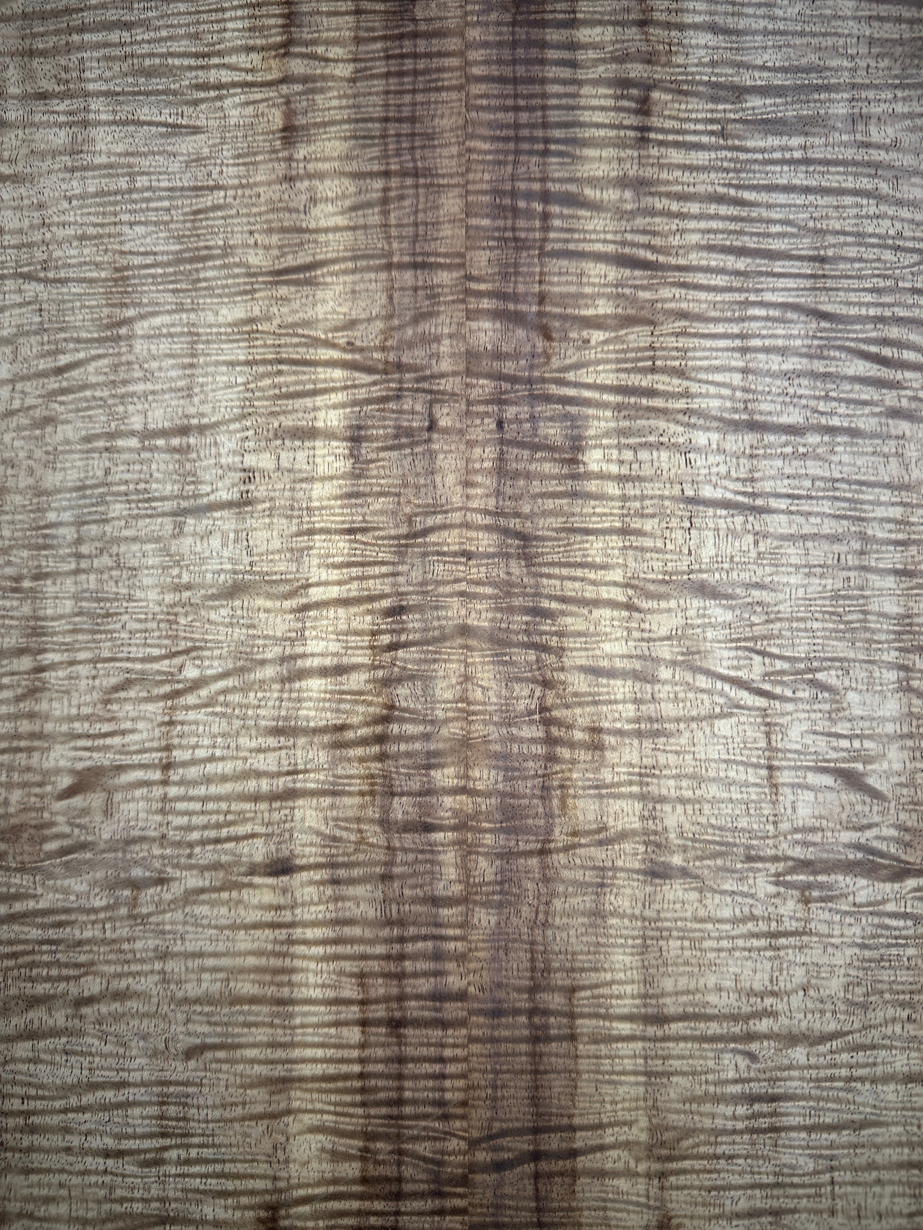 Petite planche de koa bouclé premium Live Edge Petite planche de koa bouclé premium Live Edge